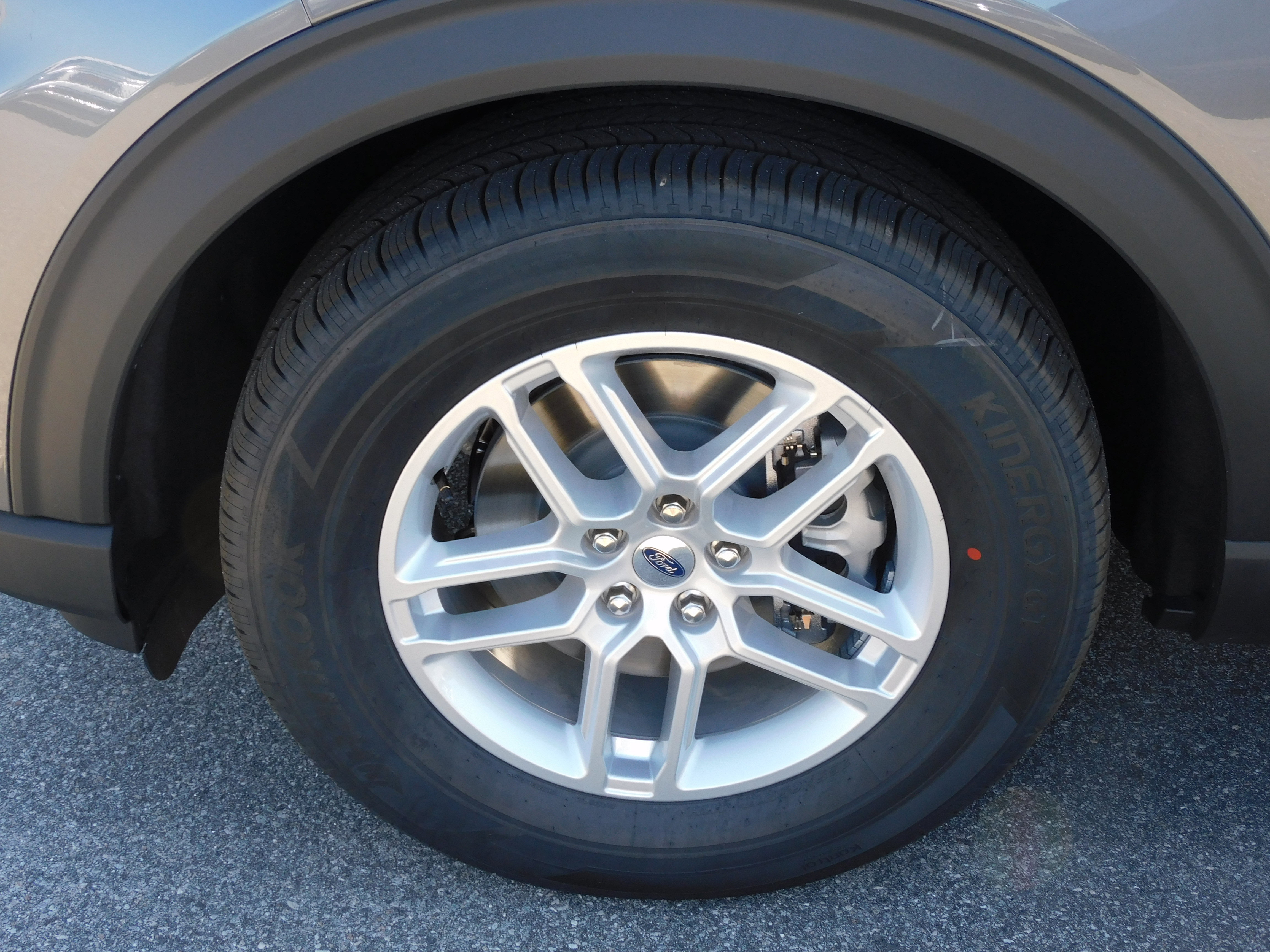 New 2025 Ford Explorer Active w/ Active Comfort Package image 9