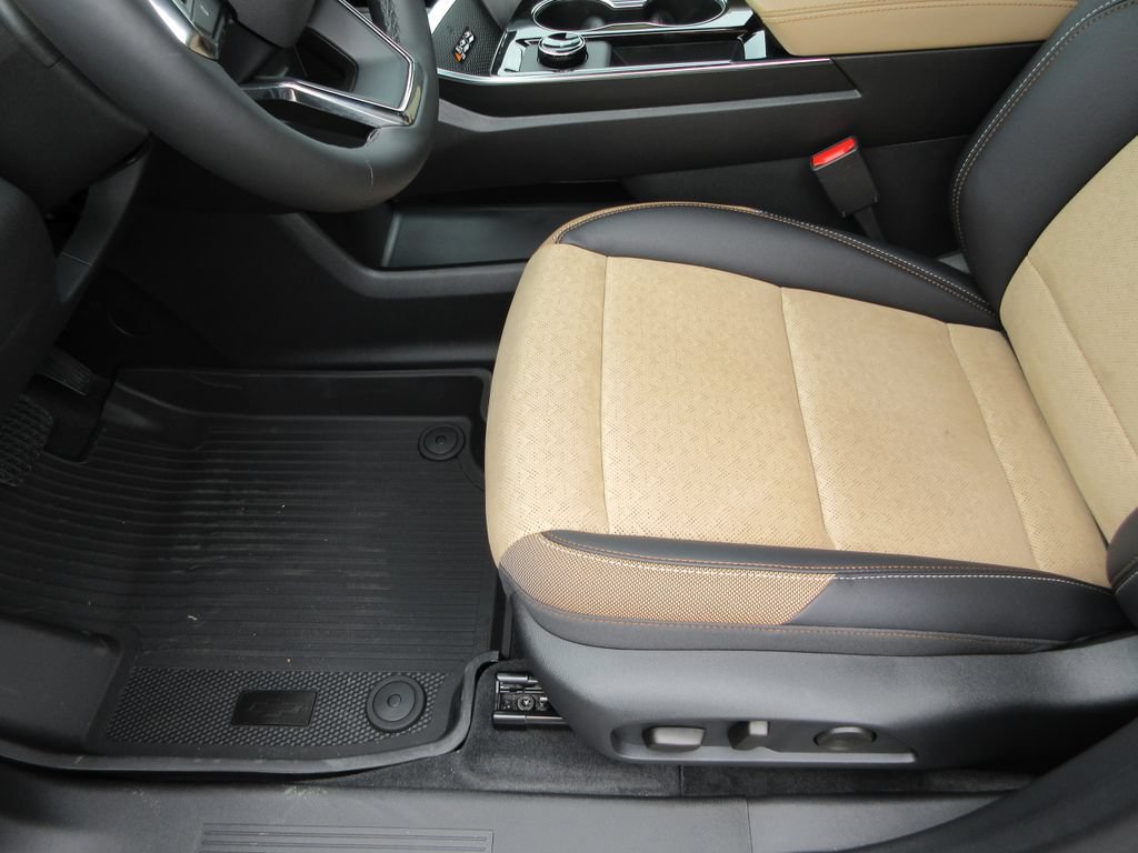 New 2027 Chevrolet Equinox ACTIV w/ Convenience Package III FWD image 21