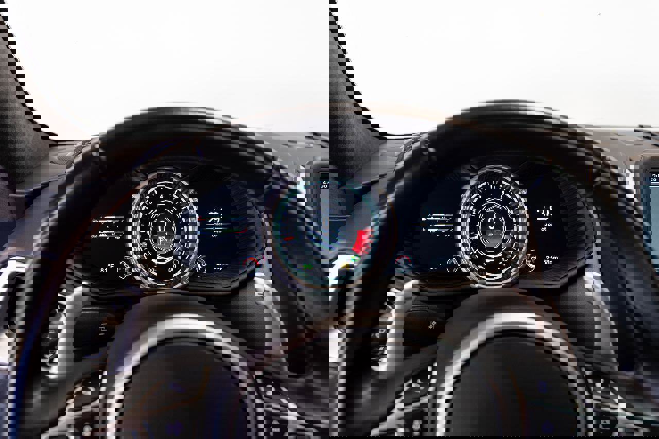 Used 2018 Aston Martin DB11 V12 image 7