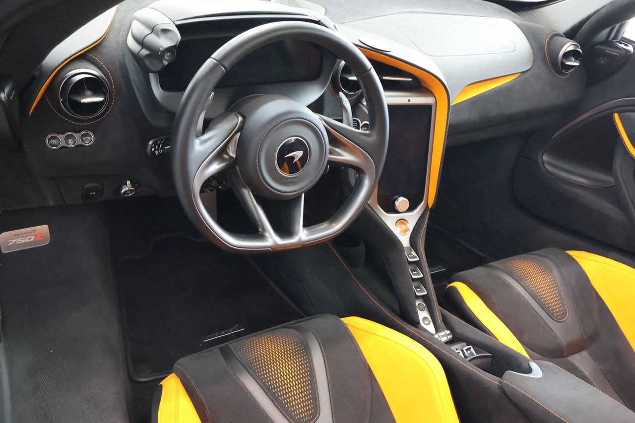 Used 2025 McLaren 750S Spider RWD image 14