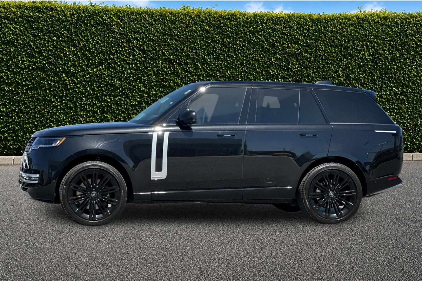 Used 2024 Land Rover Range Rover Autobiography AWD/4WD image 7