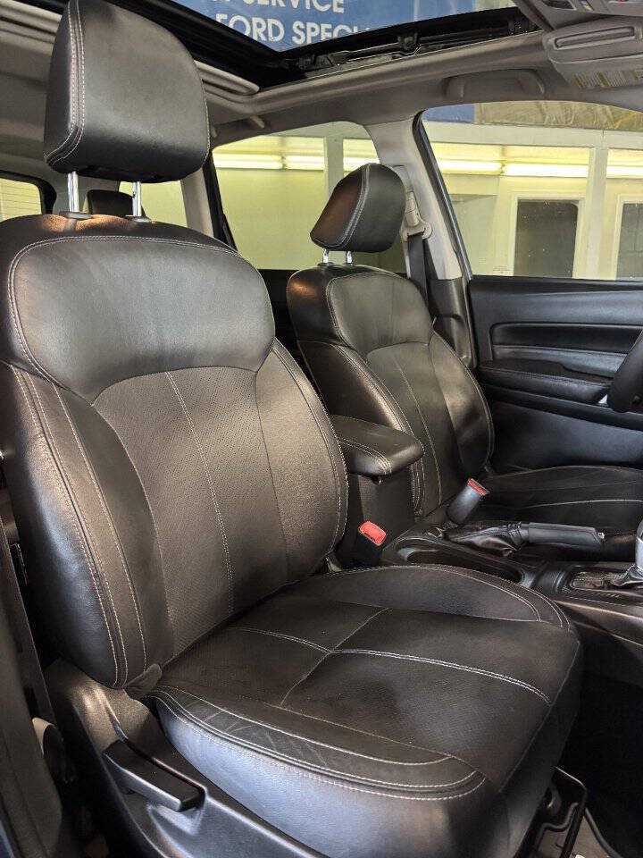 Used 2017 Subaru Forester 2.0XT Touring AWD/4WD image 6