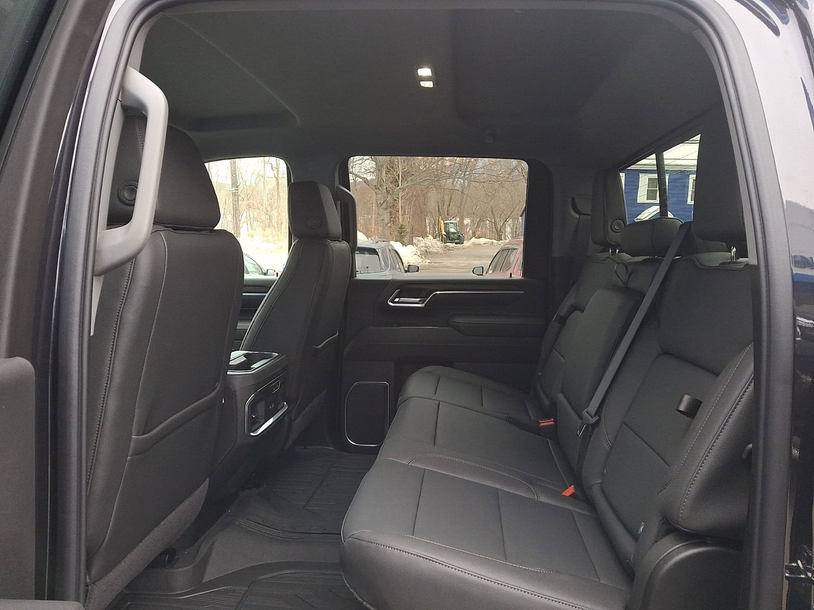 New 2026 GMC Sierra 2500 SLT w/ SLT Premium Package image 10