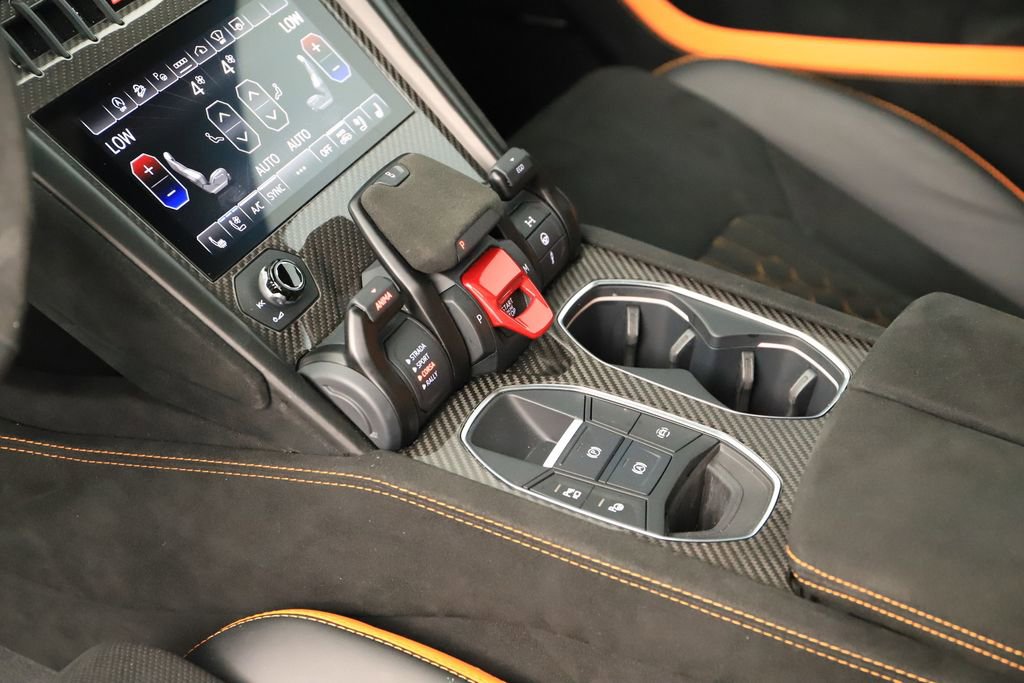 Used 2024 Lamborghini Urus Performante image 17