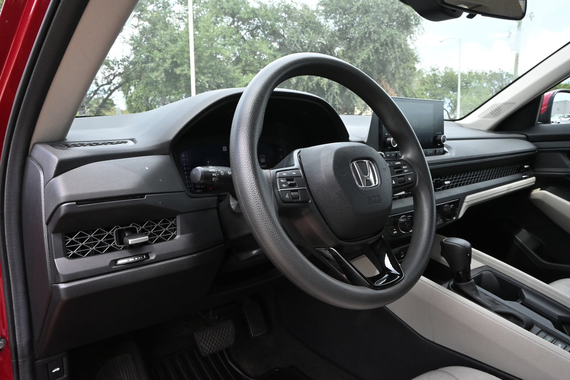 Used 2024 Honda Accord EX image 16