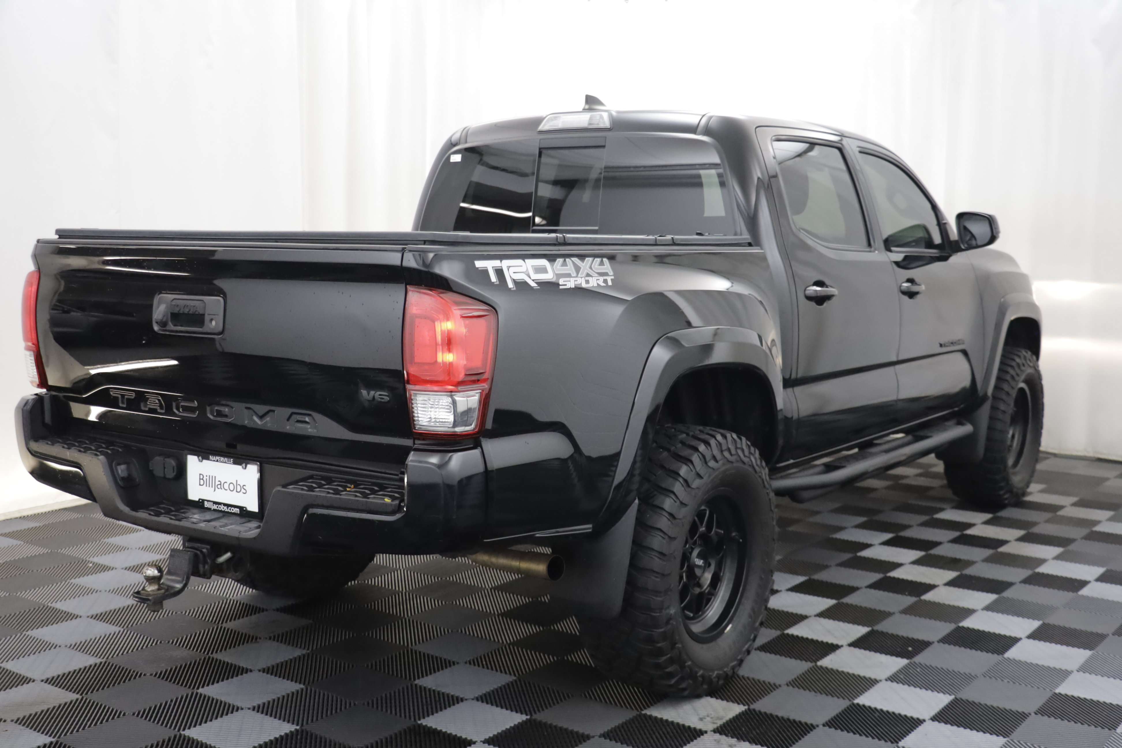 Used 2017 Toyota Tacoma TRD Sport w/ Tow Package (A/T) AWD/4WD image 17