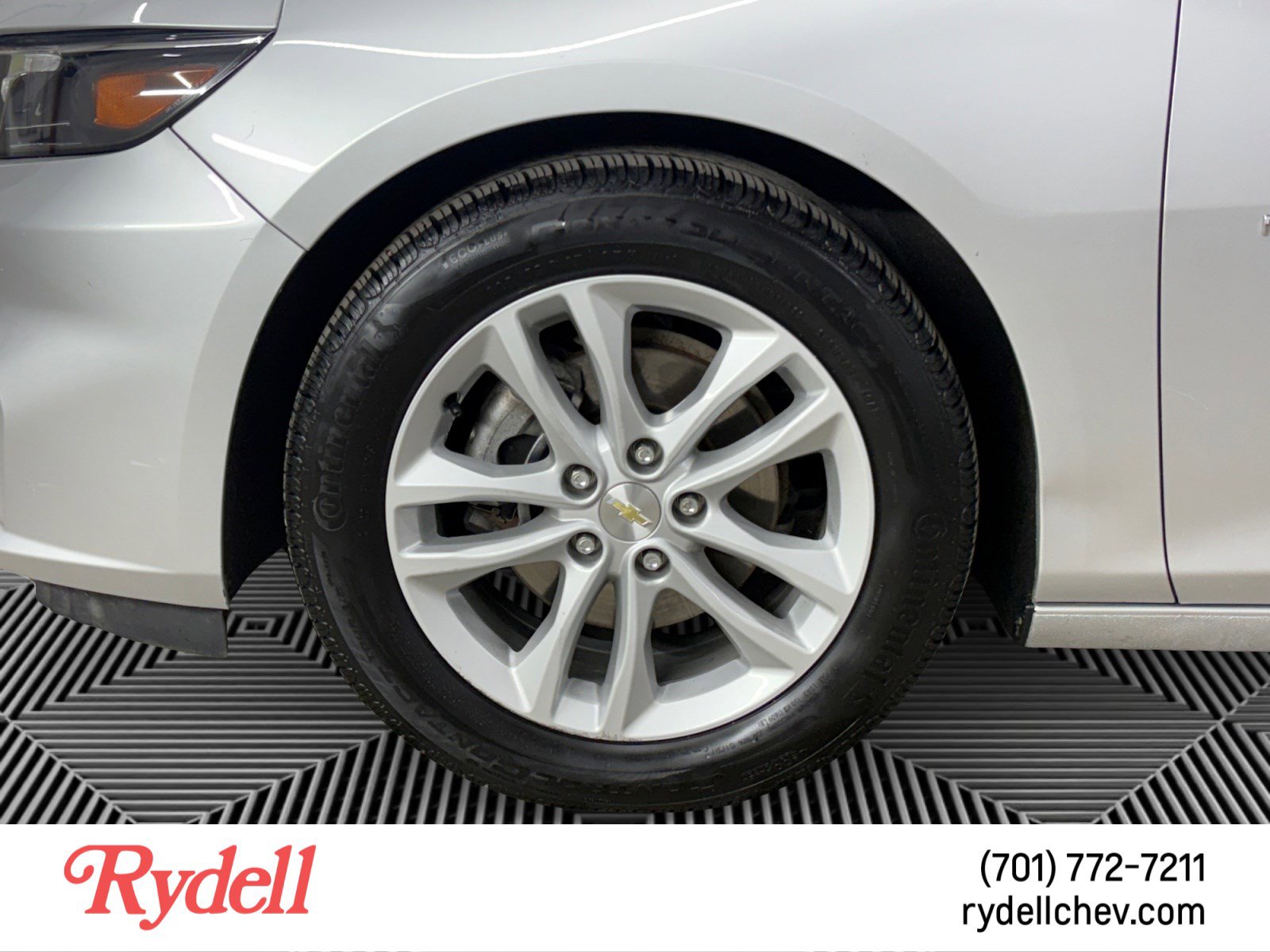 Used 2018 Chevrolet Malibu LT FWD image 9