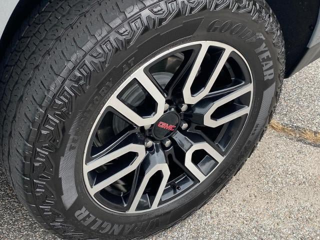 Used 2024 GMC Yukon AT4 w/ AT4 Premium Package AWD/4WD image 30