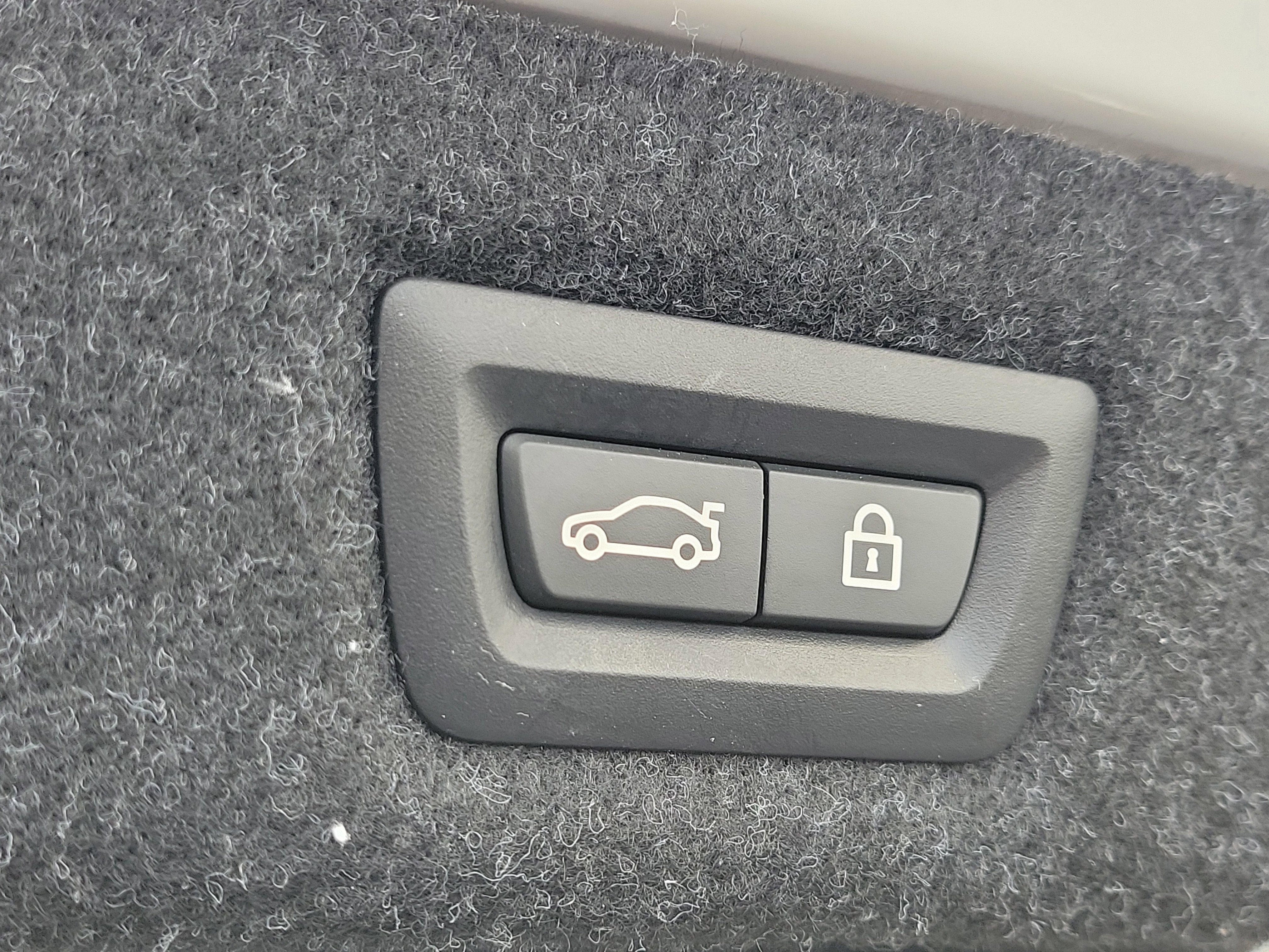 Used 2022 BMW 540i w/ Premium Package image 8