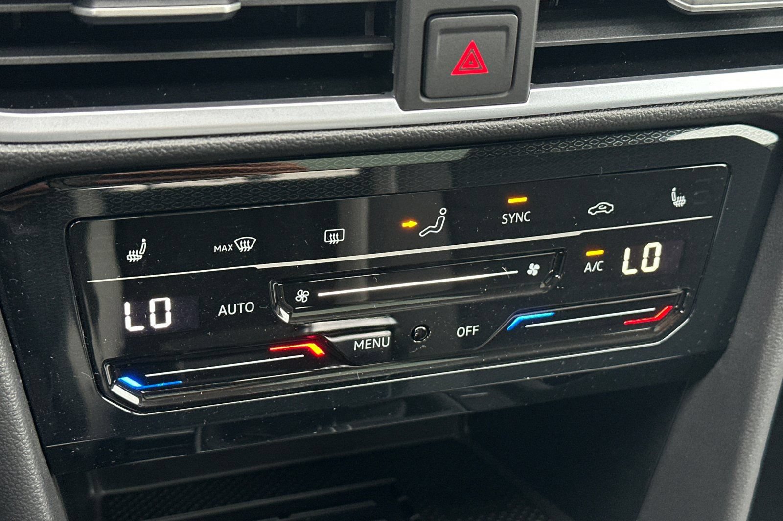 New 2026 Volkswagen Taos SE FWD image 20