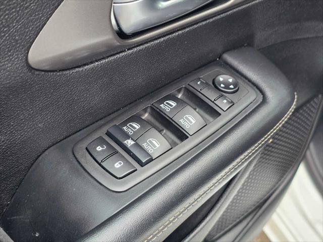 Used 2025 Chrysler Pacifica Select FWD image 22