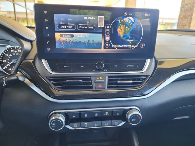Used 2024 Nissan Altima 2.5 SR w/ SR Premium Package FWD image 19