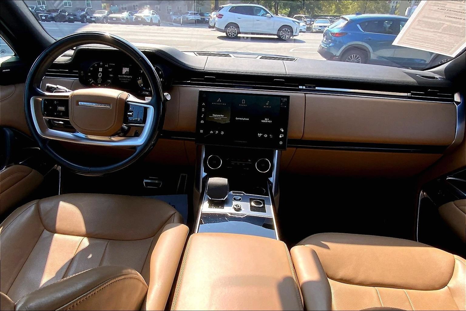 Certified 2023 Land Rover Range Rover Long Wheelbase SE AWD/4WD image 15