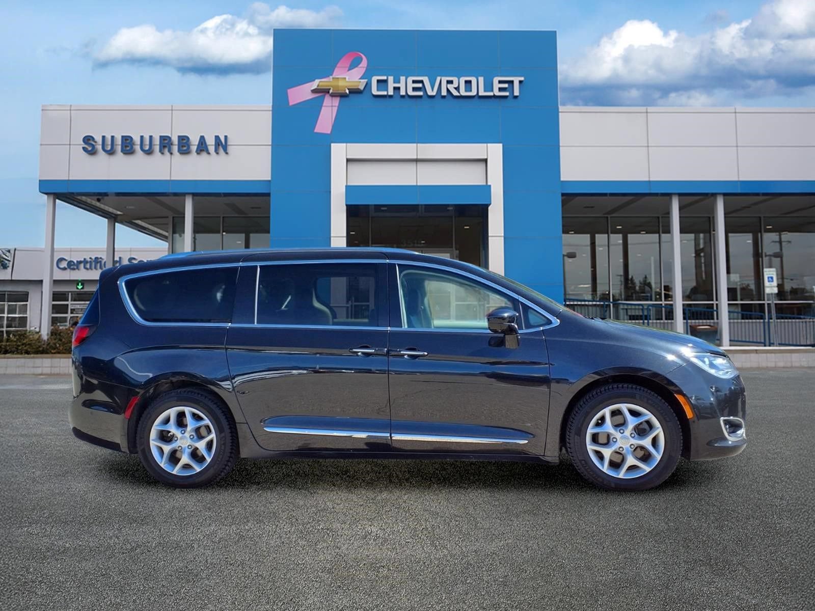 Used 2018 Chrysler Pacifica Touring-L w/ Advanced Safetytec Group FWD image 4