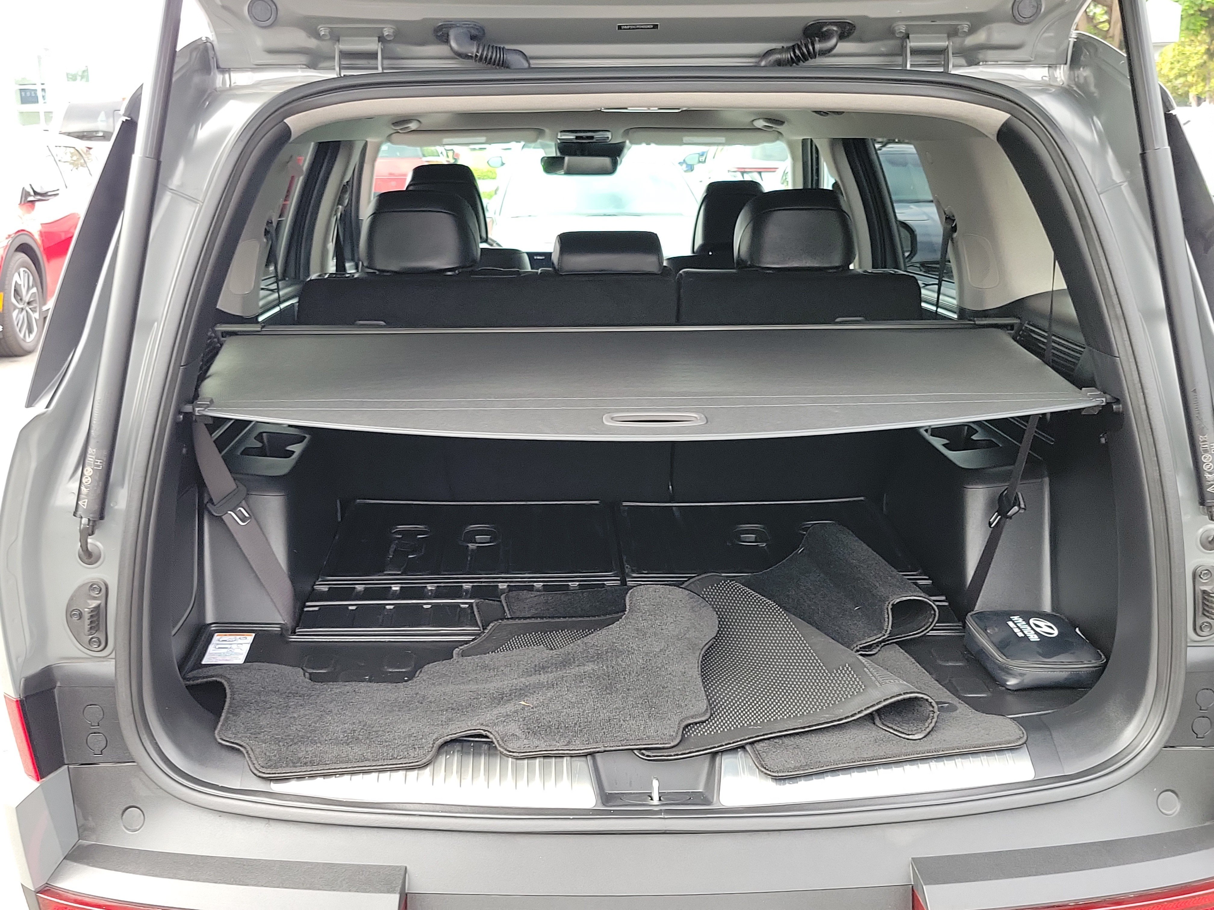 Certified 2025 Hyundai Santa Fe Limited AWD/4WD image 19