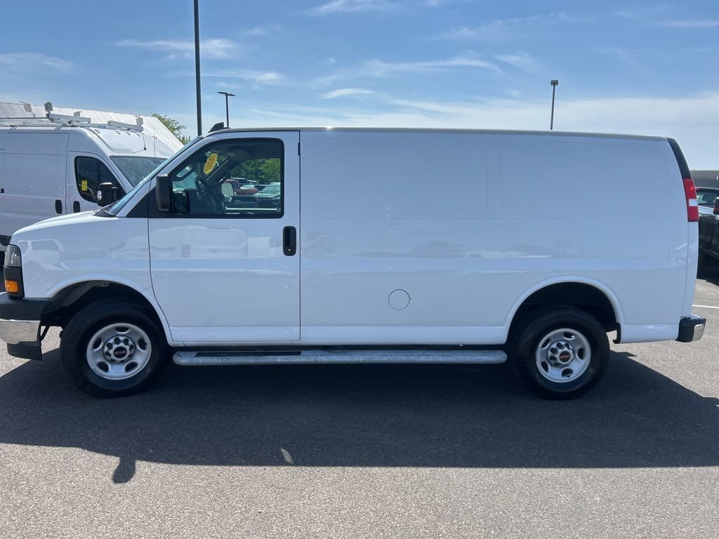 Used 2024 GMC Savana 2500 w/ Driver Convenience Package RWD image 4