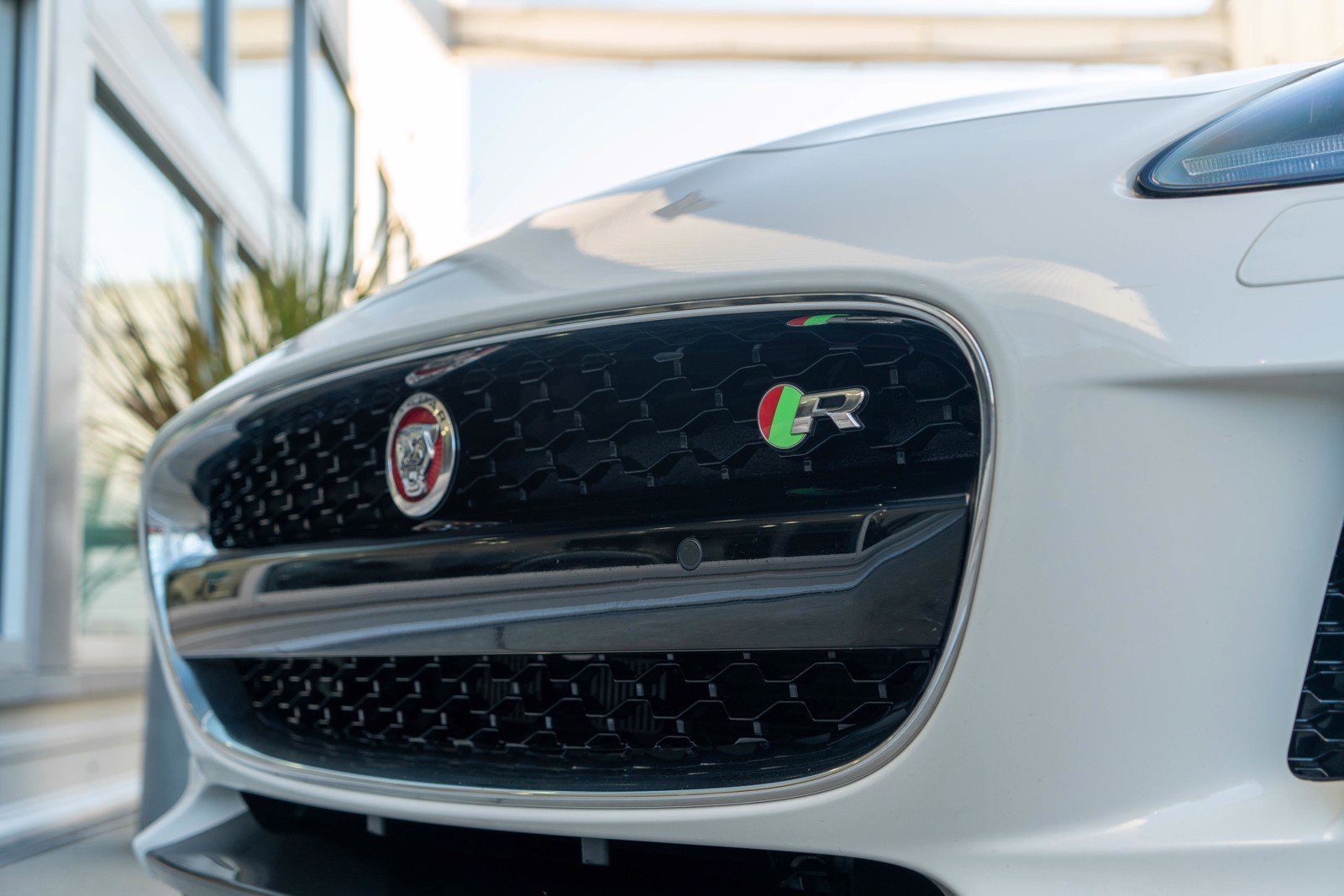 Used 2017 Jaguar F-TYPE R AWD/4WD image 4