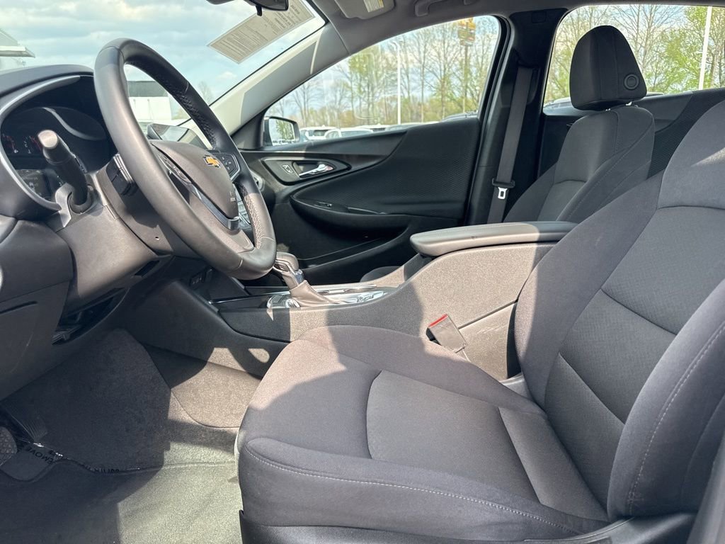 Used 2024 Chevrolet Malibu LT w/ Sport Edition image 9