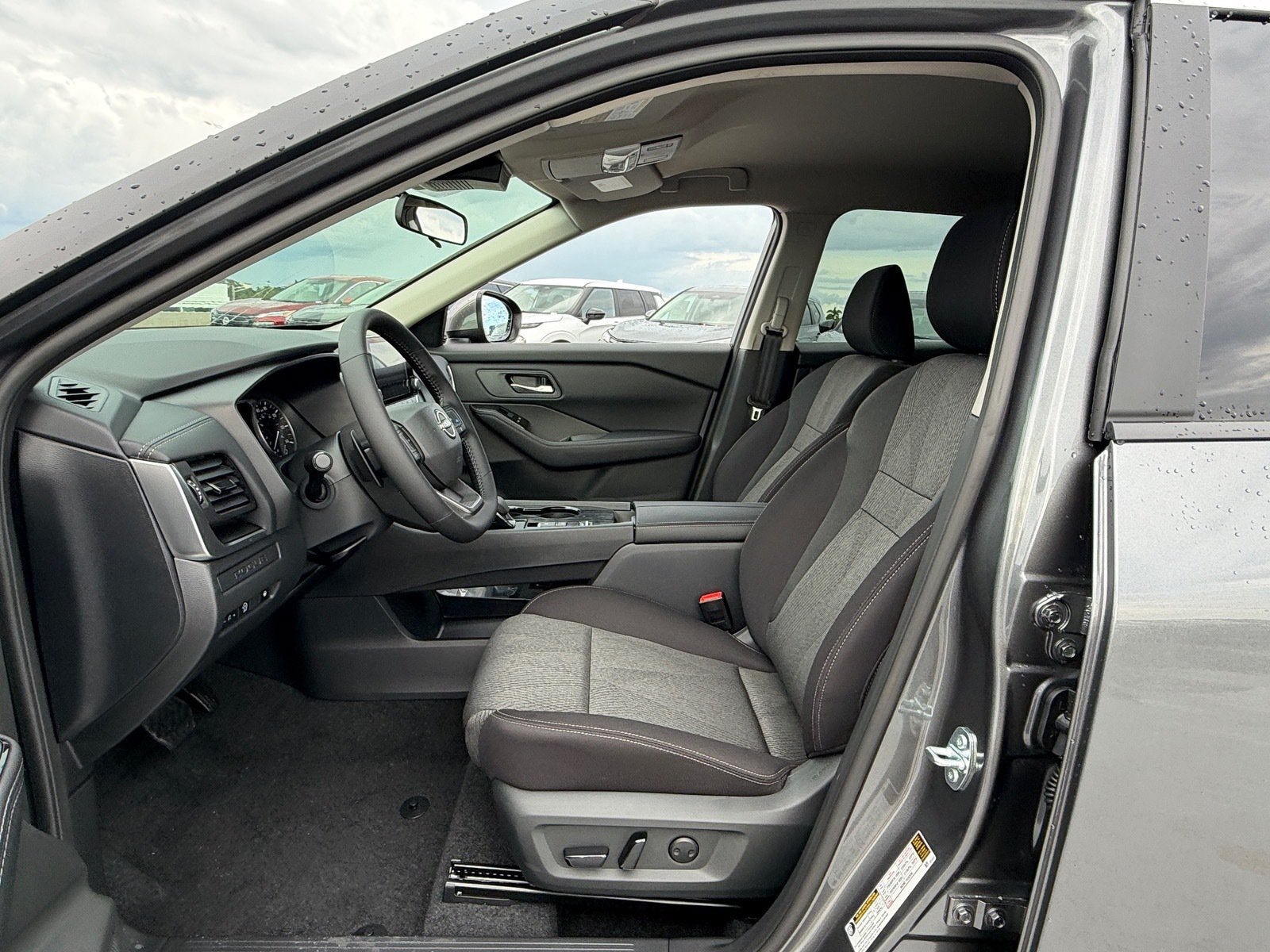 New 2027 Nissan Rogue SV FWD image 9