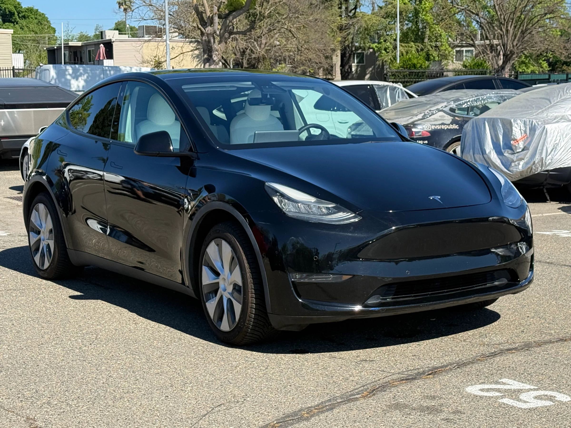 Used 2021 Tesla Model Y Long Range image 3