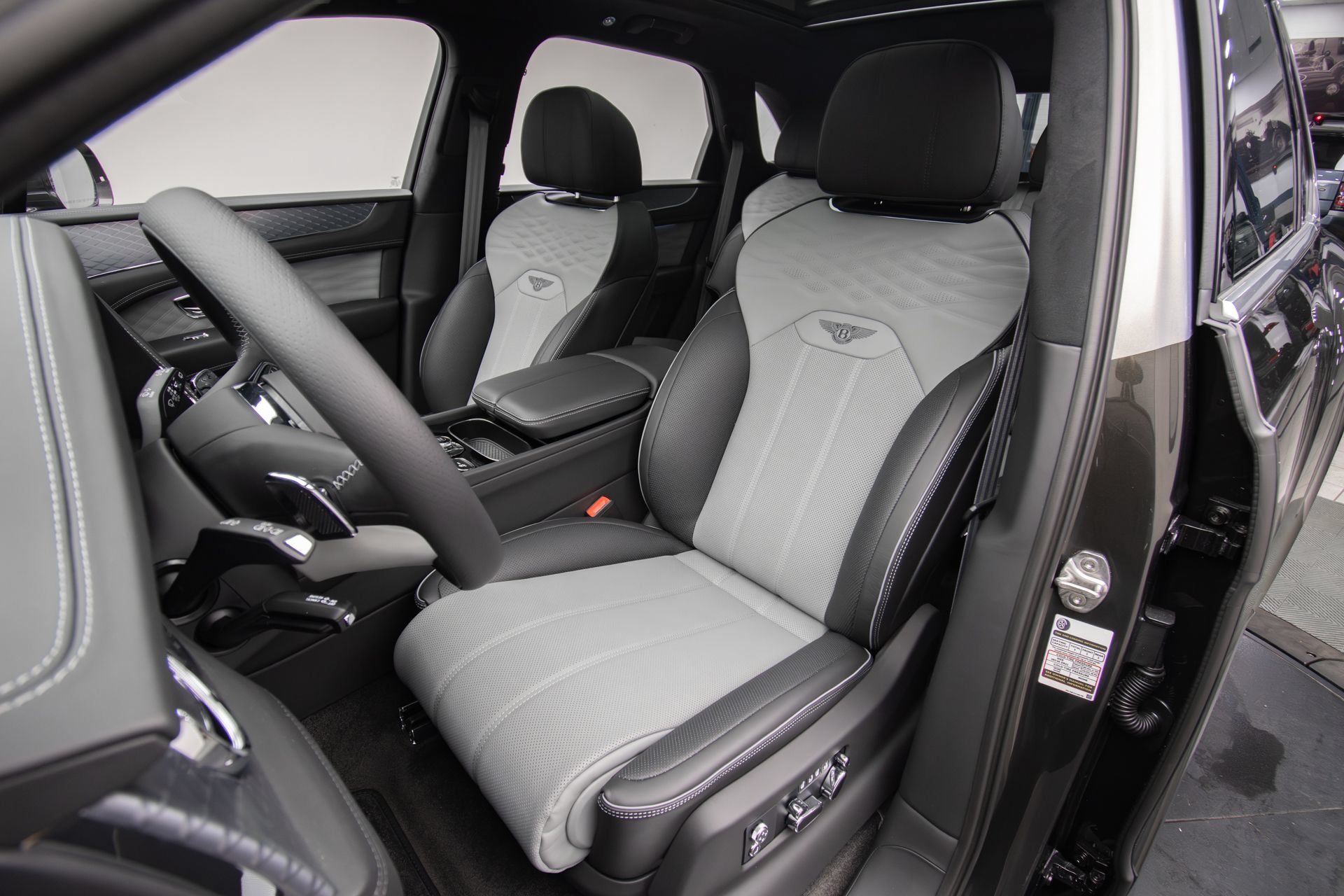 New 2026 Bentley Bentayga AWD/4WD image 11