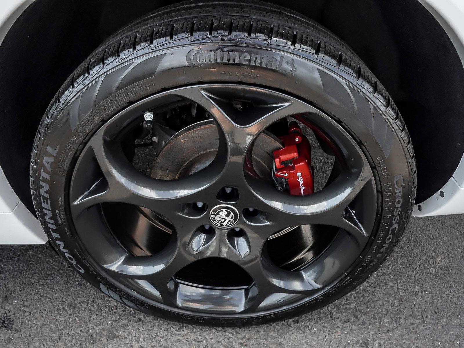 Used 2023 Alfa Romeo Stelvio Veloce image 7