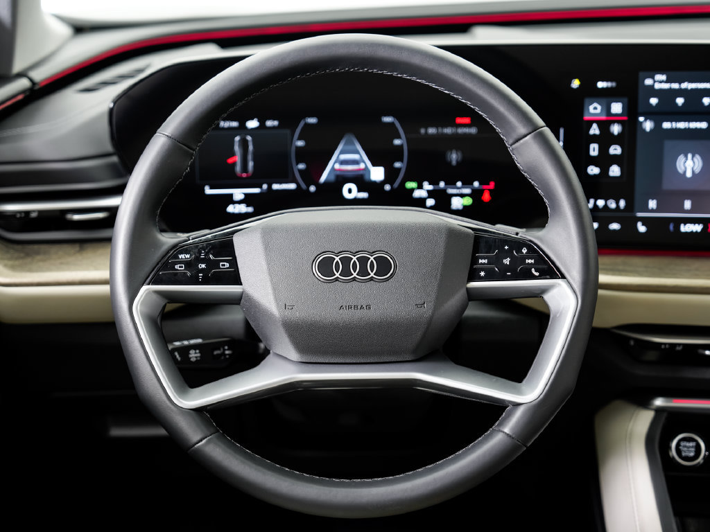 Certified 2025 Audi Q5 Premium w/ 19" Wheel Package AWD/4WD image 11