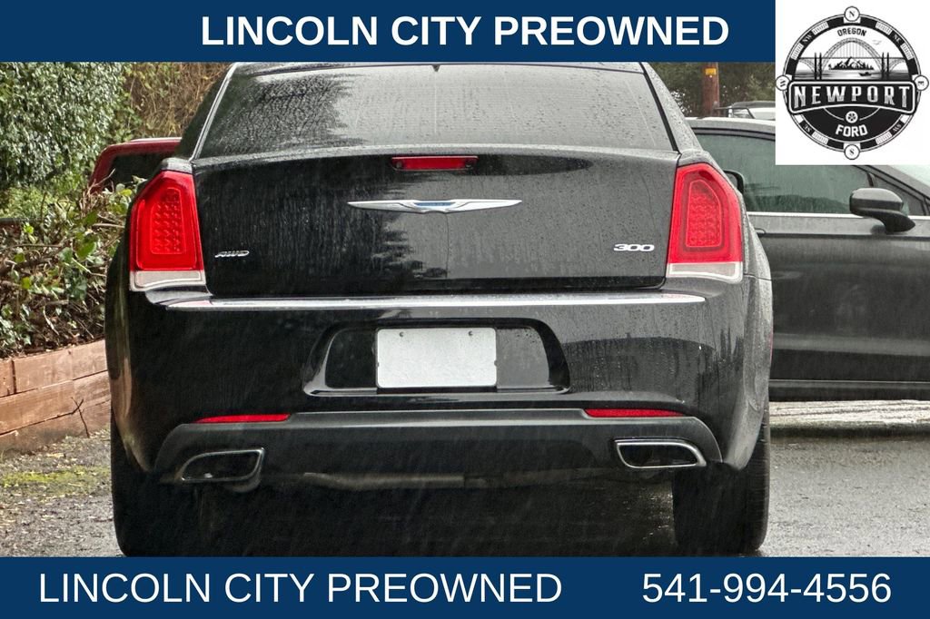 Used 2018 Chrysler 300 Limited image 4