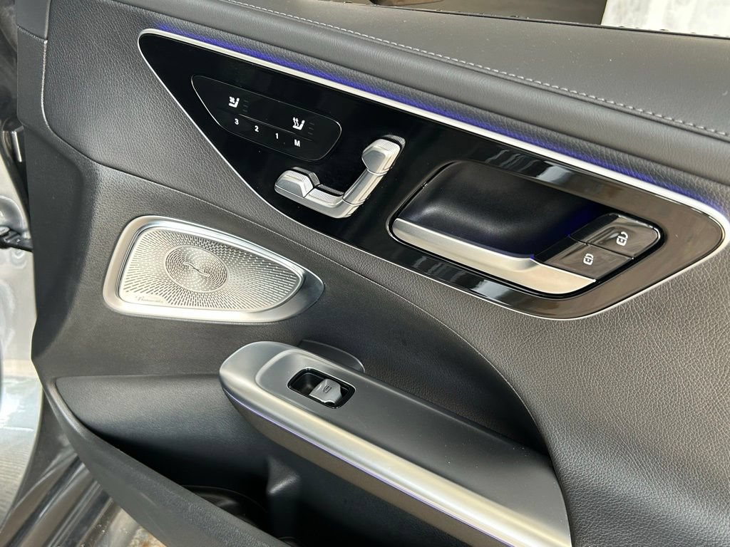 Used 2025 Mercedes-Benz C 300 4MATIC Sedan image 40
