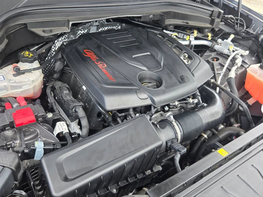 Used 2024 Alfa Romeo Stelvio Sprint RWD image 17
