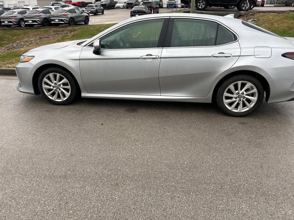 Used 2023 Toyota Camry LE image 7