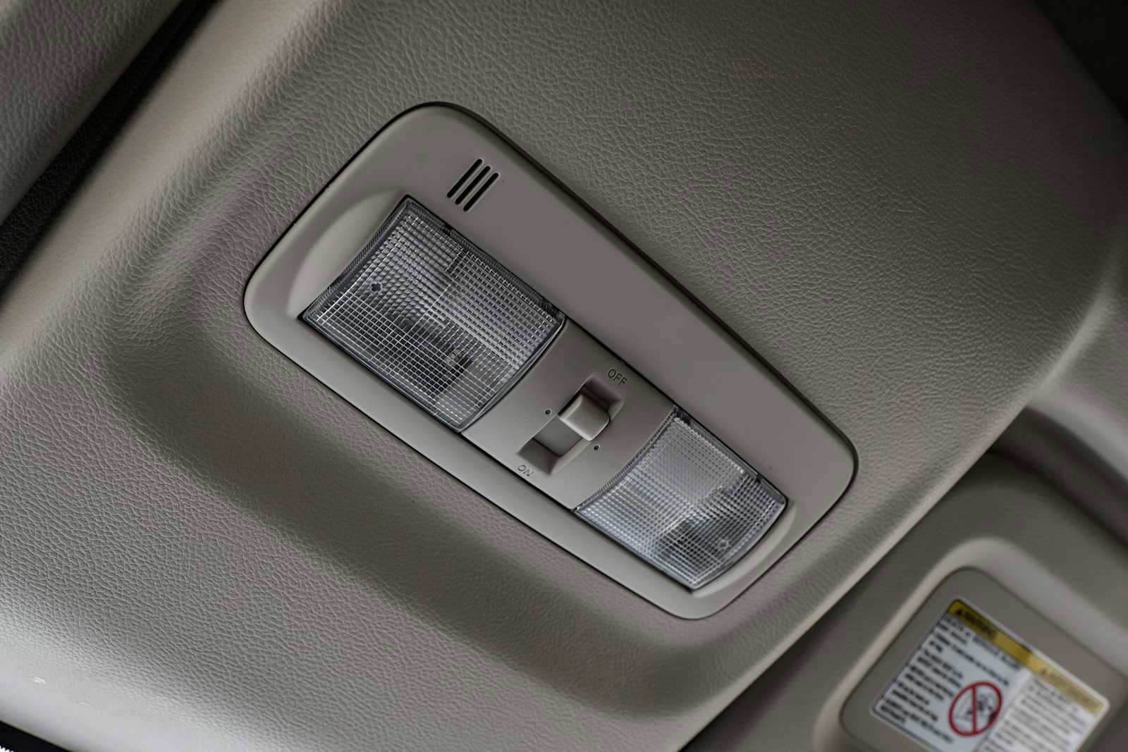 Used 2020 Nissan NV 2500 SV image 33