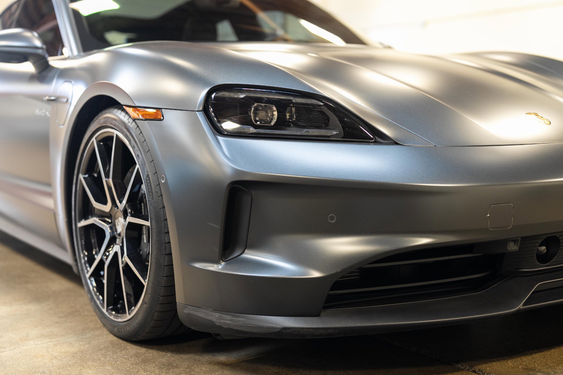 Used 2025 Porsche Taycan RWD image 14