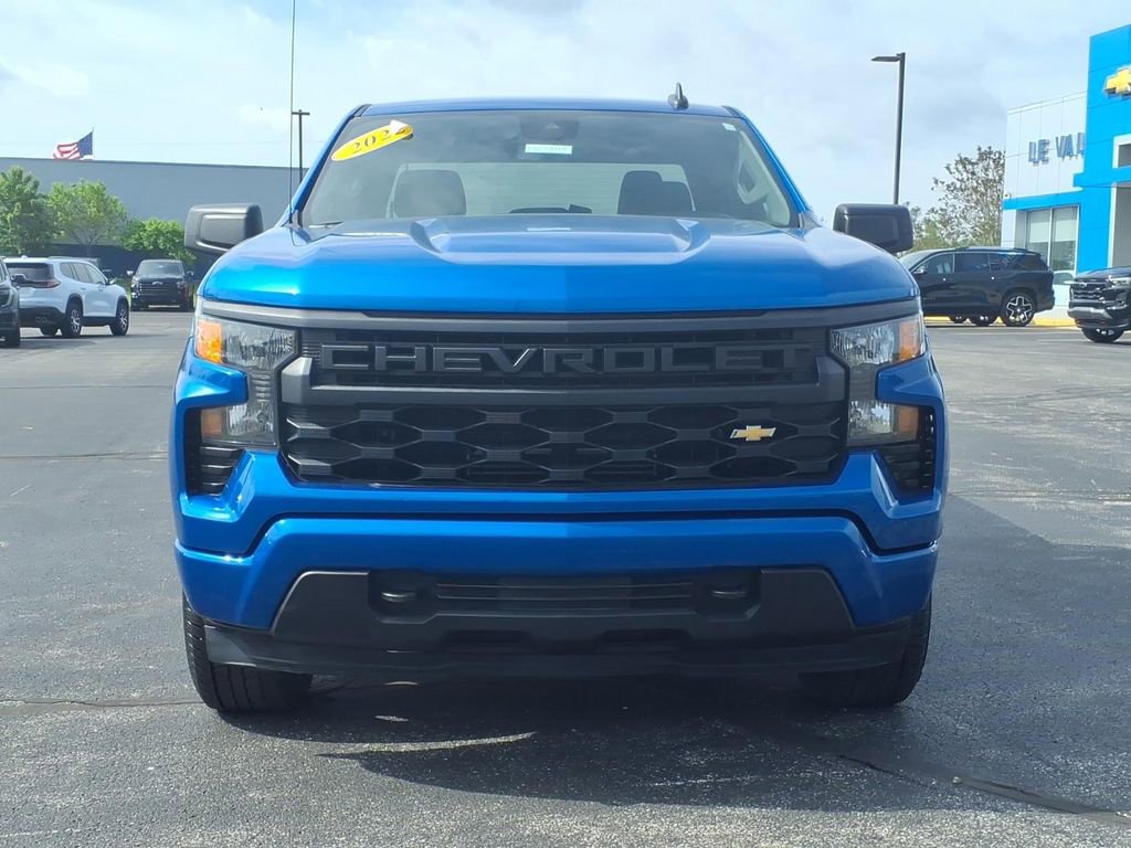 Certified 2022 Chevrolet Silverado 1500 Custom AWD/4WD image 2
