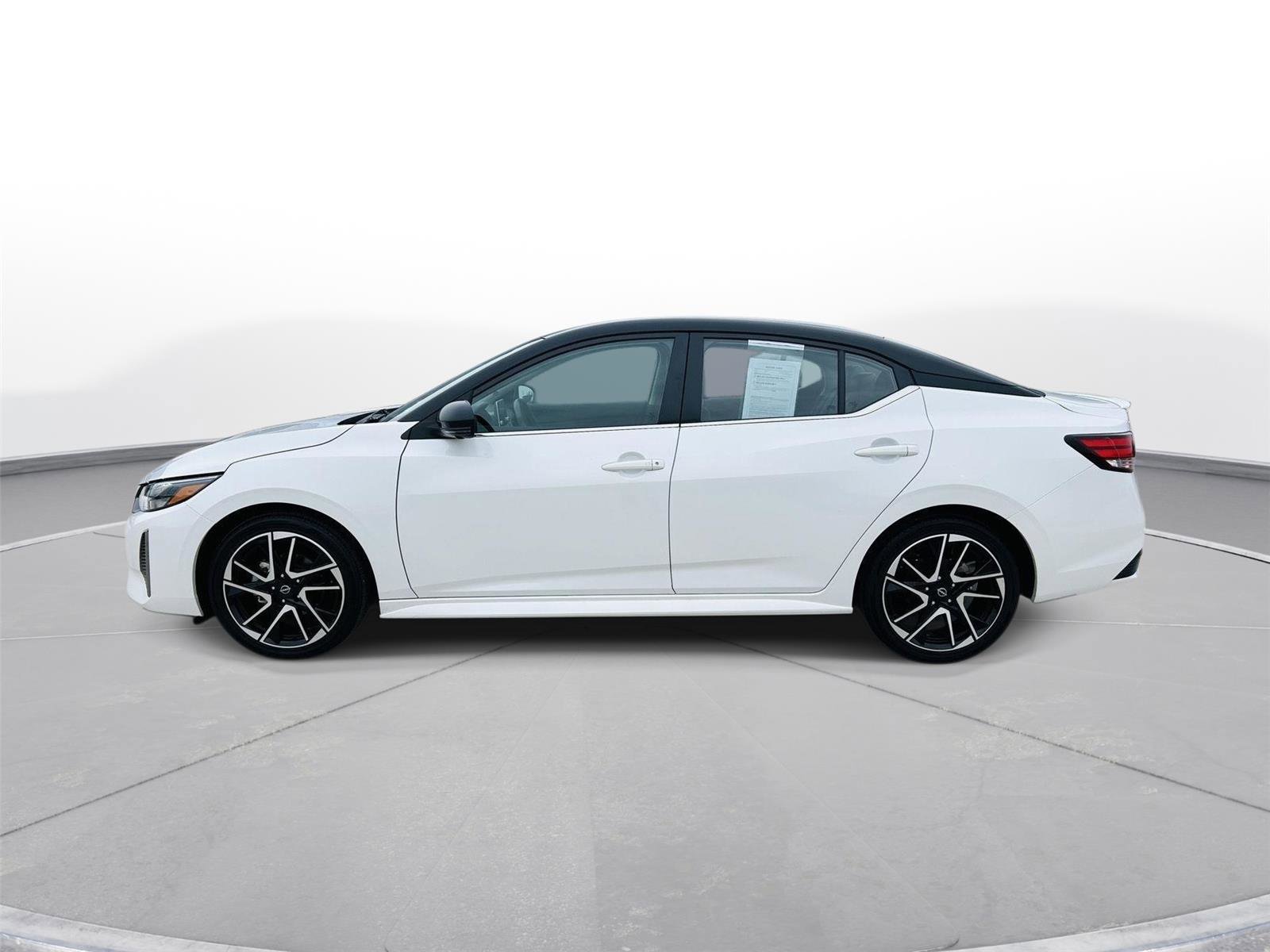 Used 2024 Nissan Sentra SR w/ SR Premium Package image 36