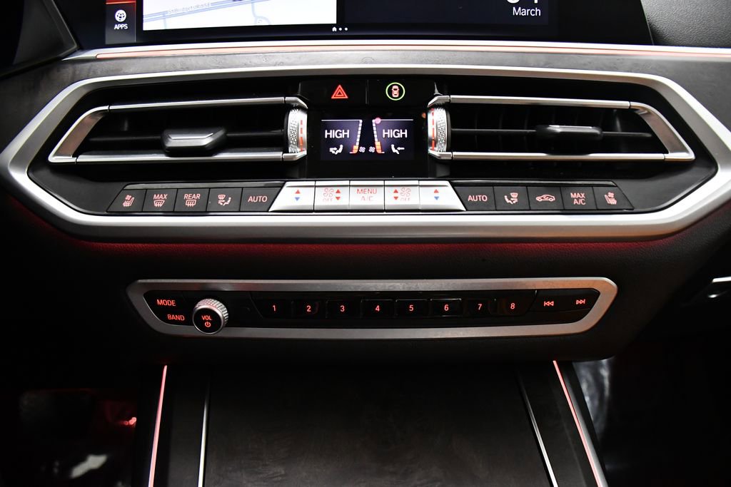 Used 2022 BMW X7 xDrive40i w/ Premium Package image 14