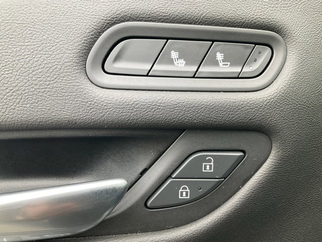 Used 2022 Cadillac Escalade Luxury image 31