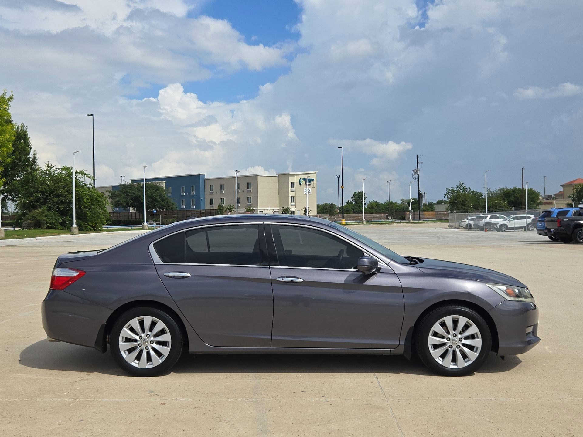 Used 2015 Honda Accord EX-L image 2