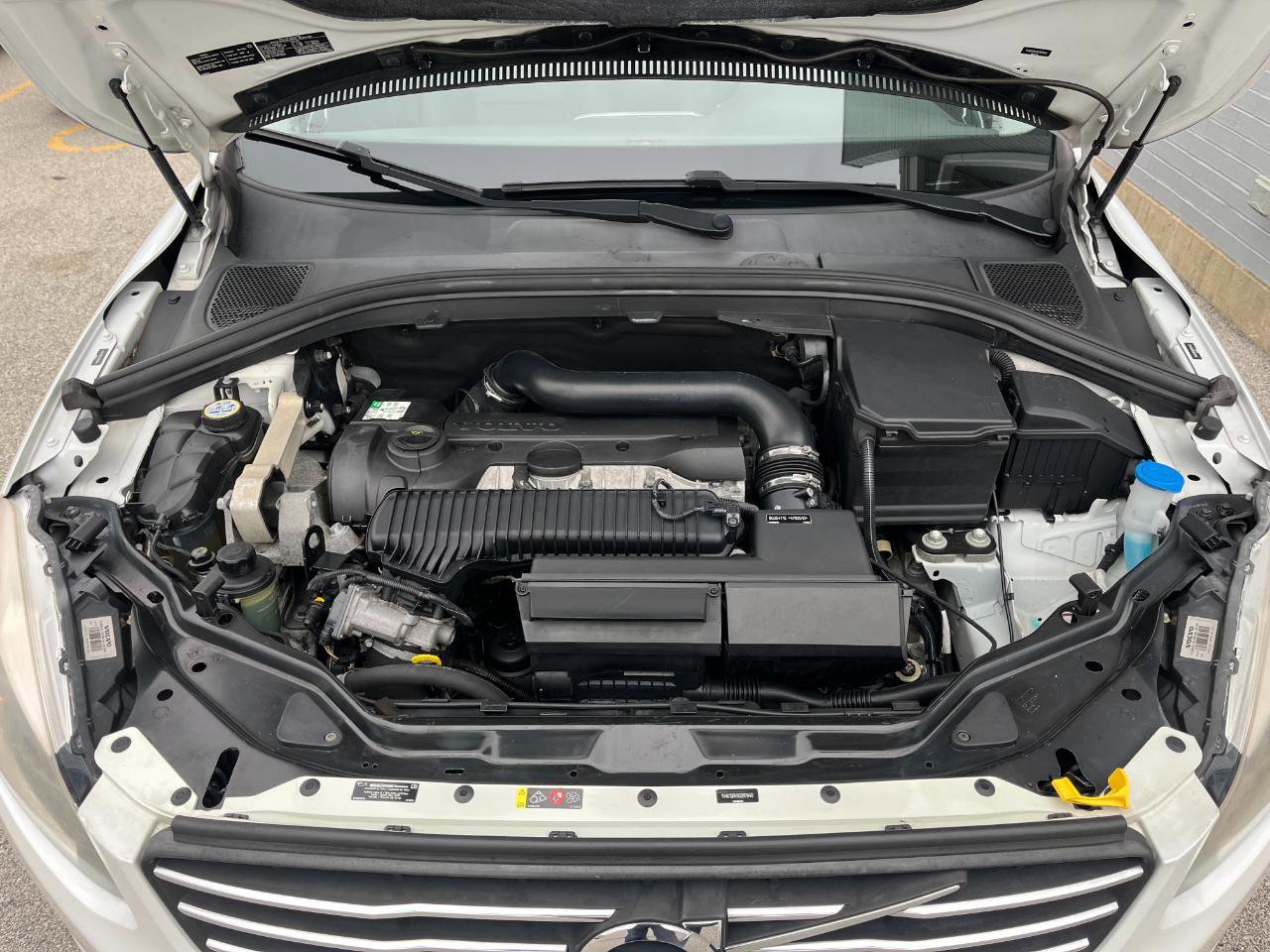 Used 2016 Volvo XC60 T5 Premier image 34