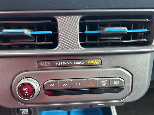 New 2025 Ford Maverick XLT image 17