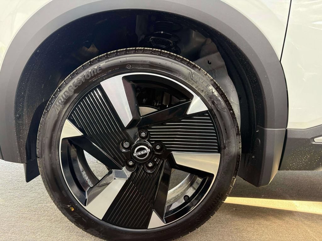 New 2026 Nissan Kicks SR w/ Illumination Package FWD image 8