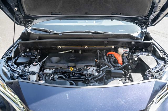 Certified 2022 Toyota Venza XLE image 28