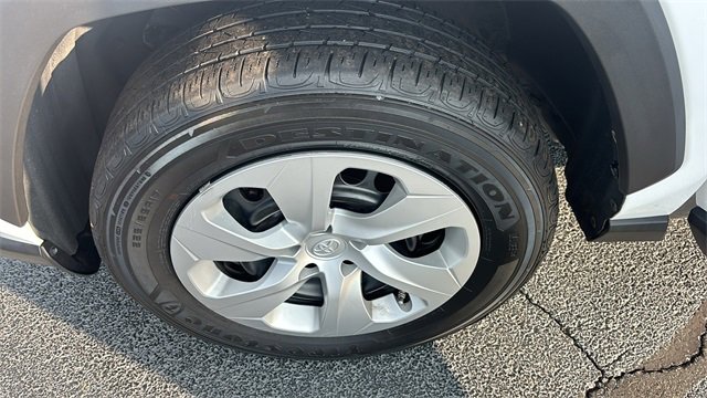 Used 2024 Toyota RAV4 LE image 32