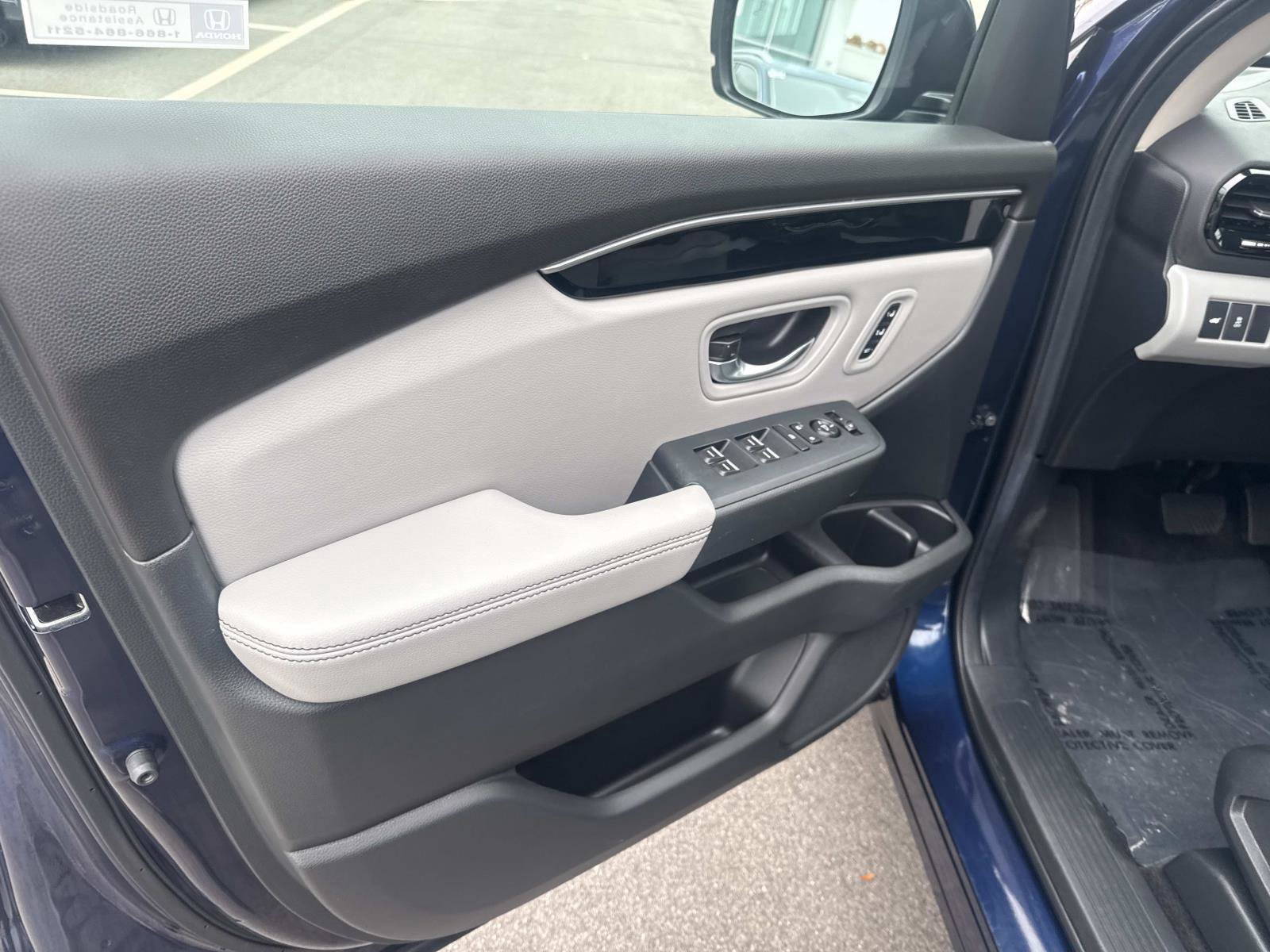 Used 2025 Honda Pilot EX-L image 17