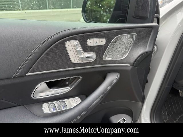Used 2025 Mercedes-Benz GLS 450 4MATIC image 17