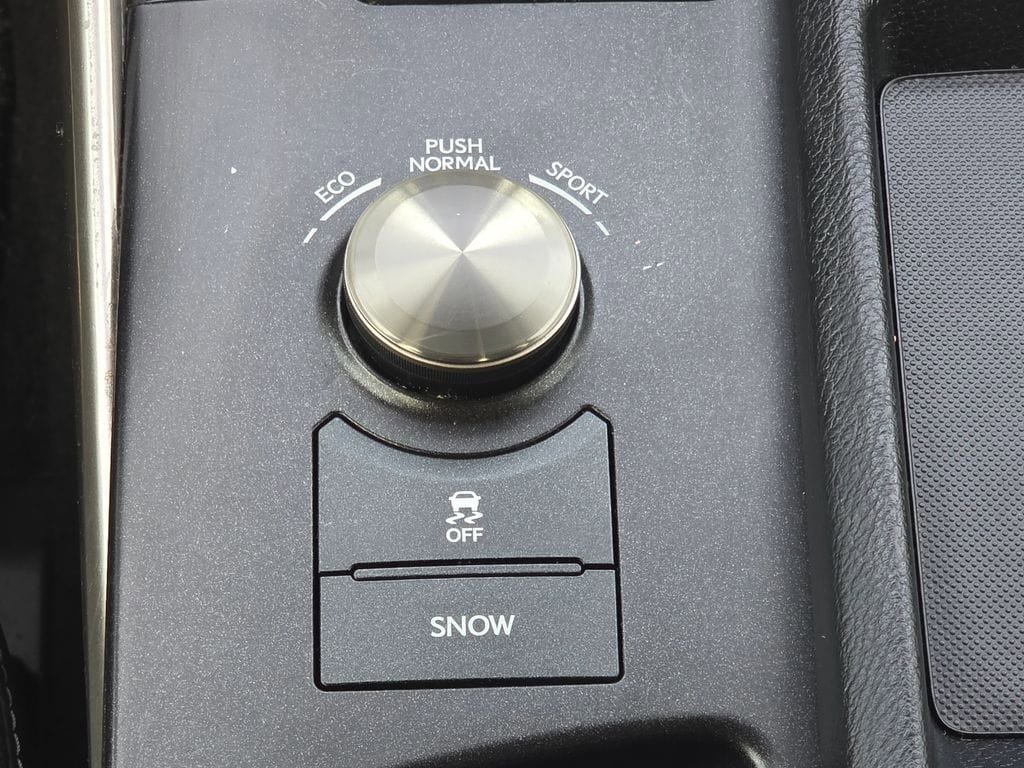 Used 2016 Lexus IS 200t RWD image 18