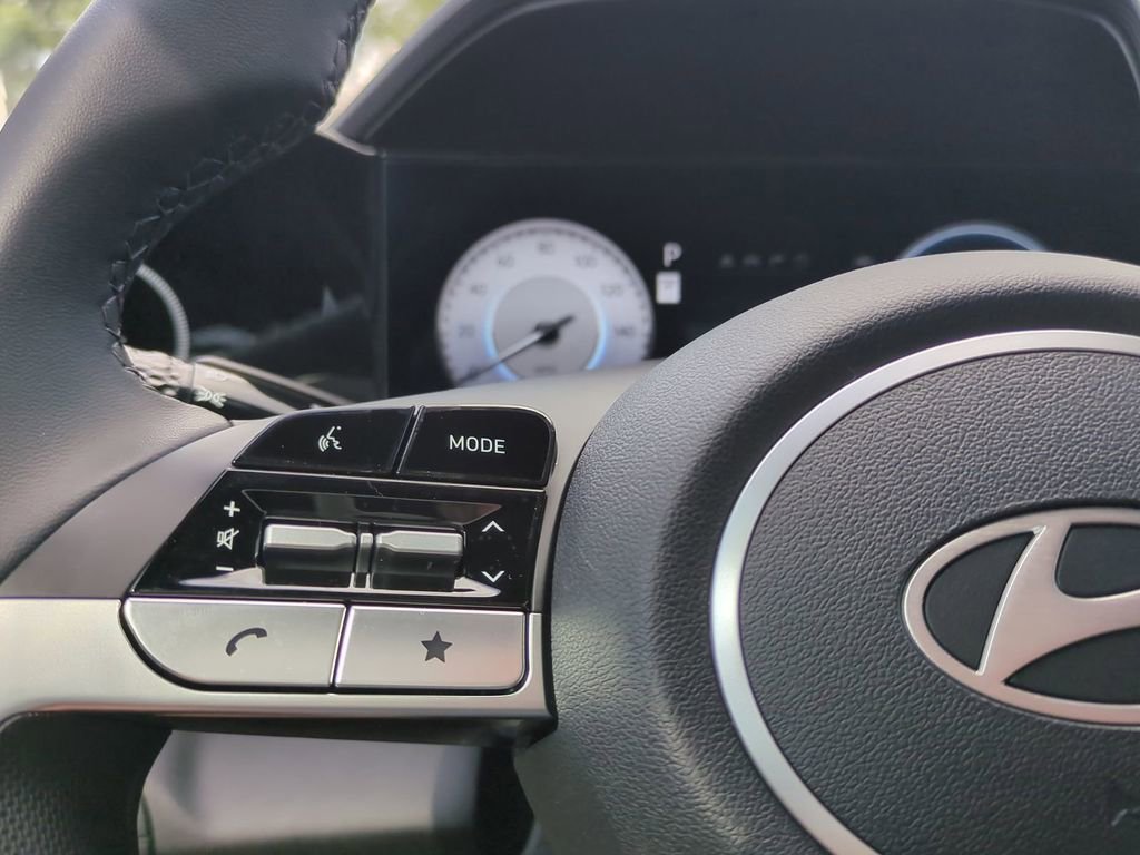 New 2026 Hyundai Elantra Limited FWD image 31
