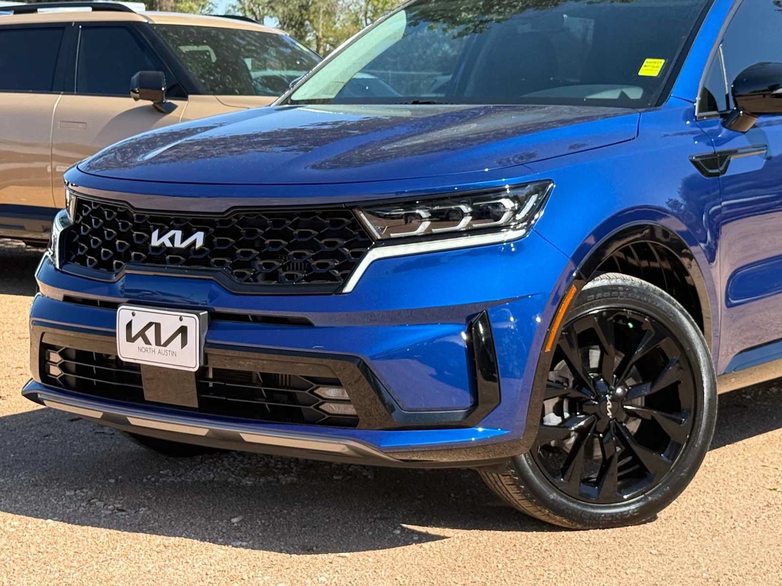 Certified 2023 Kia Sorento SX AWD/4WD image 2