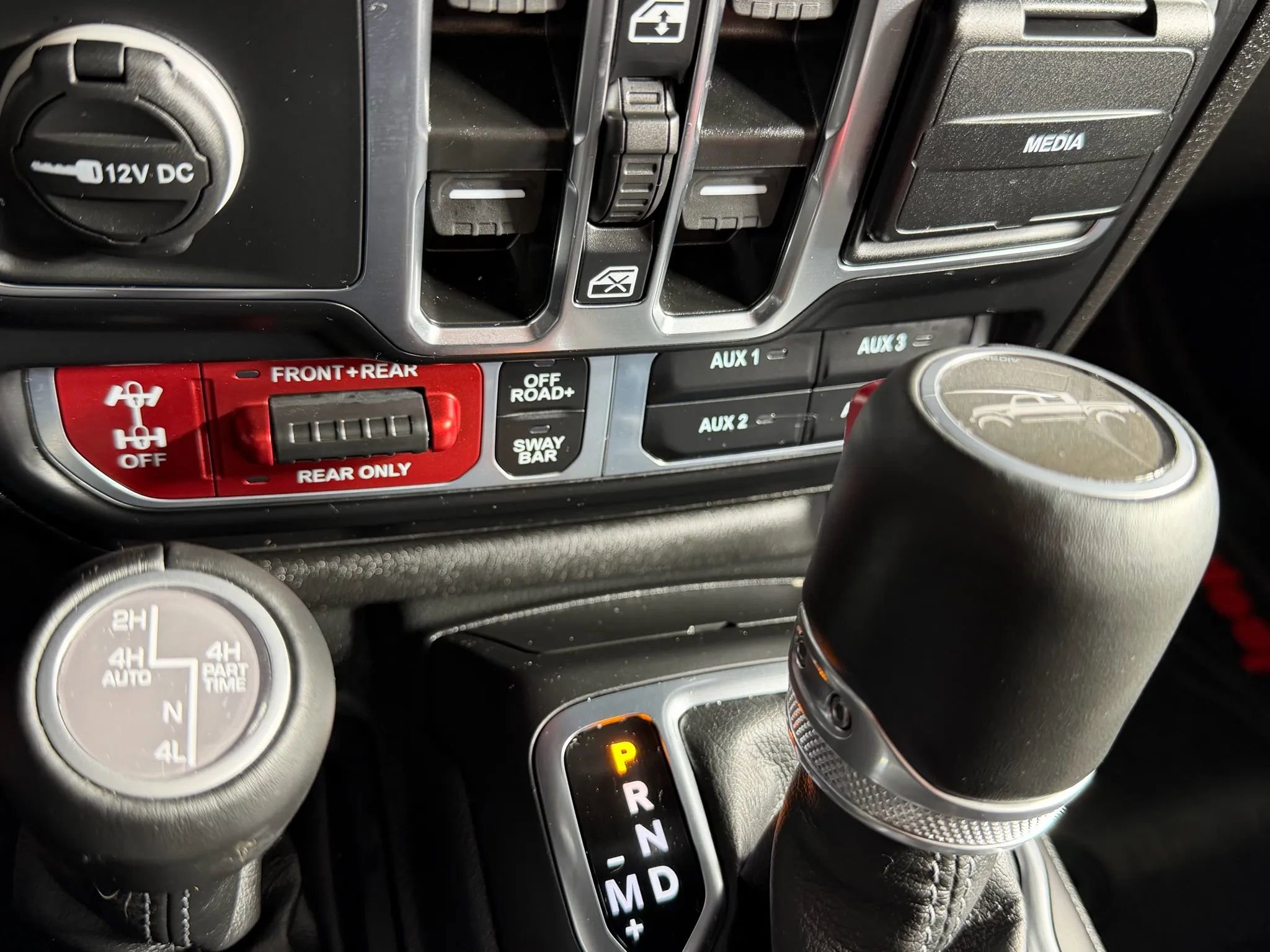 Used 2024 Jeep Gladiator Rubicon AWD/4WD image 22