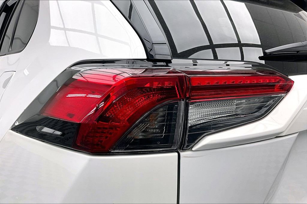 Used 2025 Toyota RAV4 XLE image 30